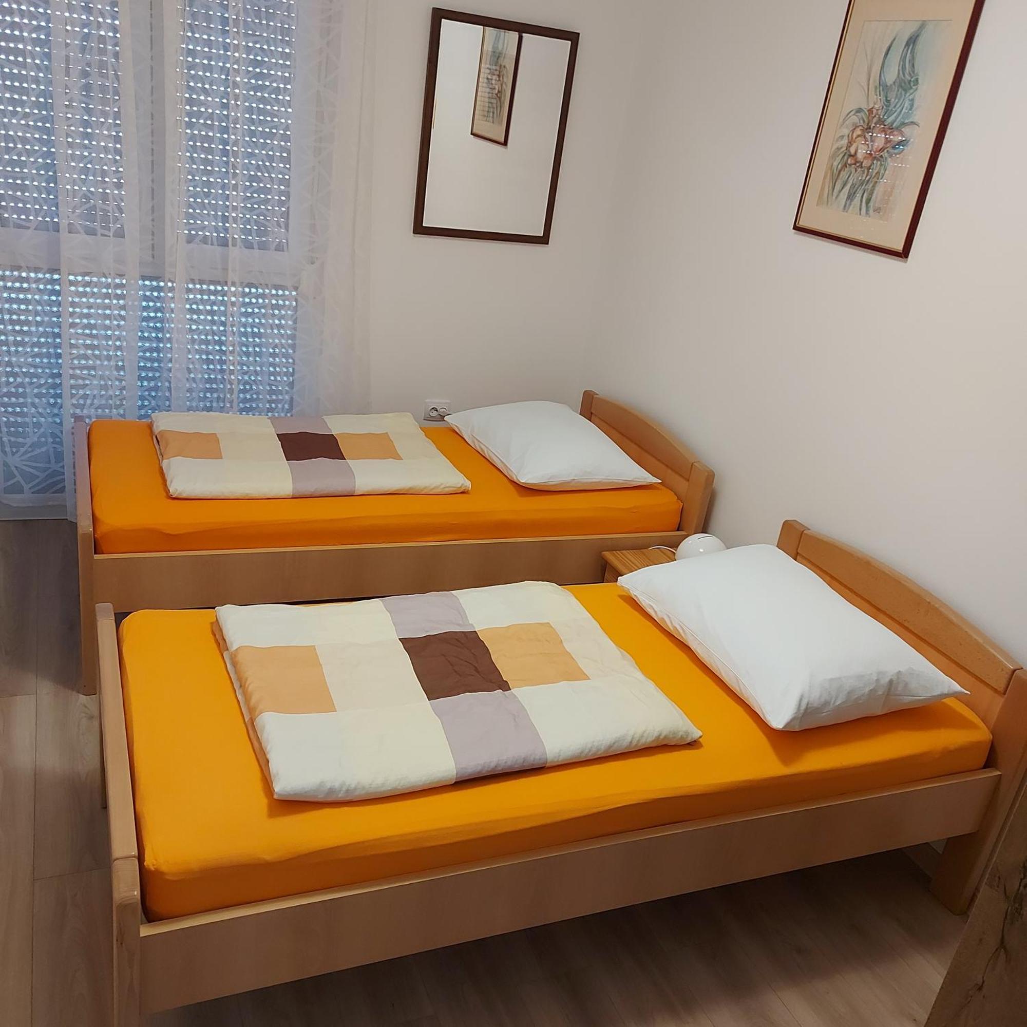 Apartmani Slavulj 法扎纳 外观 照片