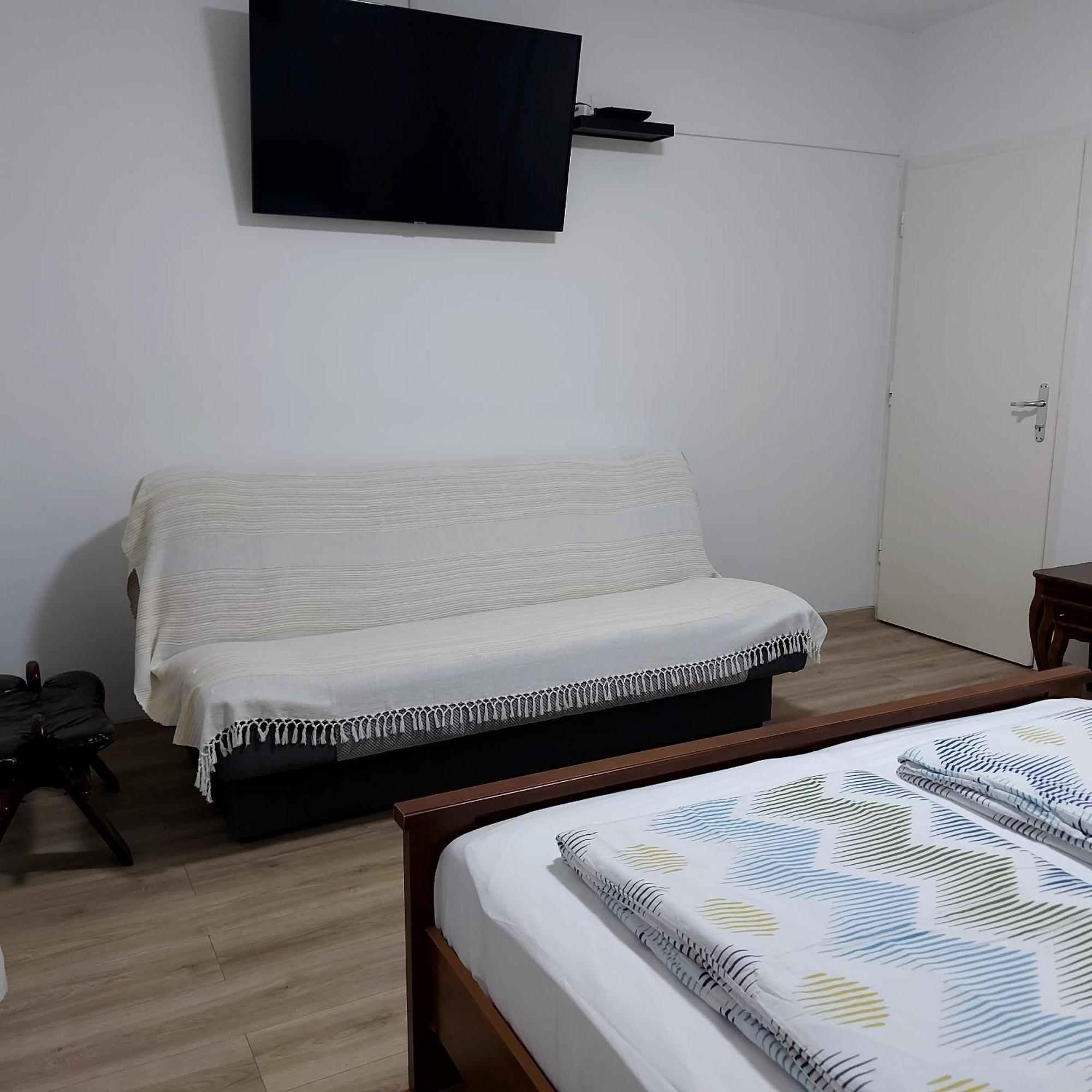 Apartmani Slavulj 法扎纳 外观 照片