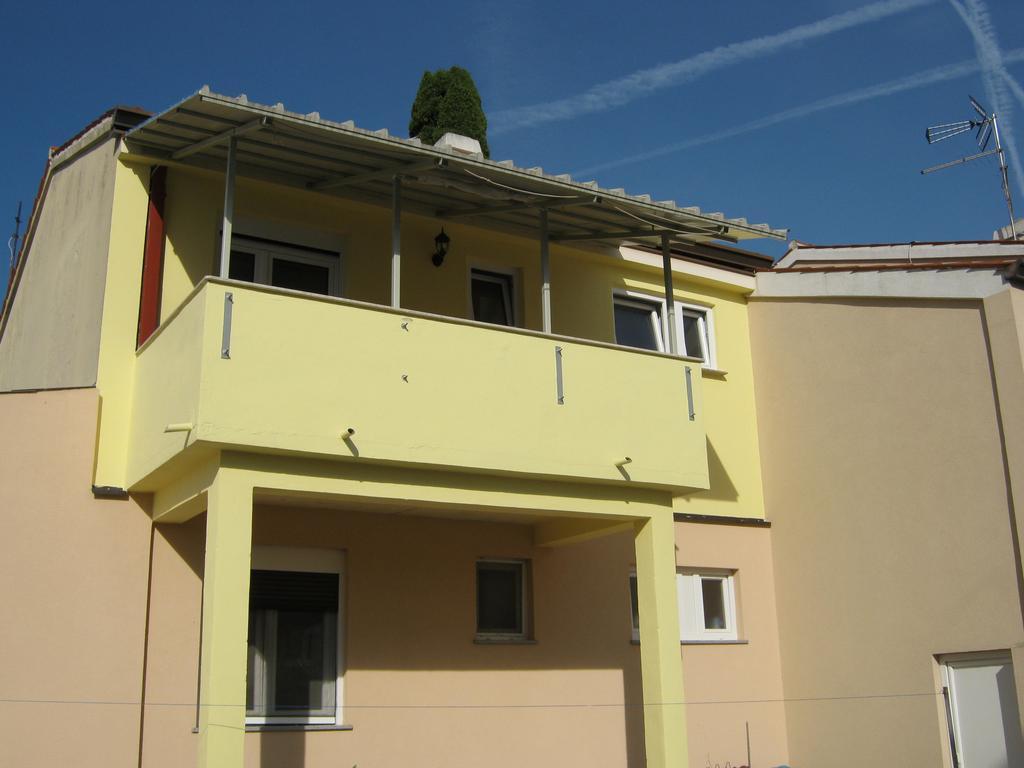 Apartmani Slavulj 法扎纳 外观 照片